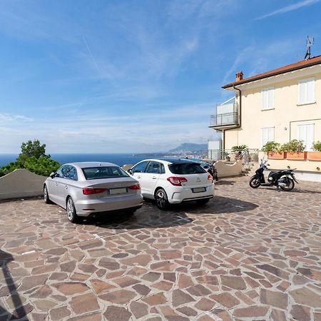 Ferienwohnung Casa Grimaldi - Terrace & Sea View Ventimiglia Exterior foto