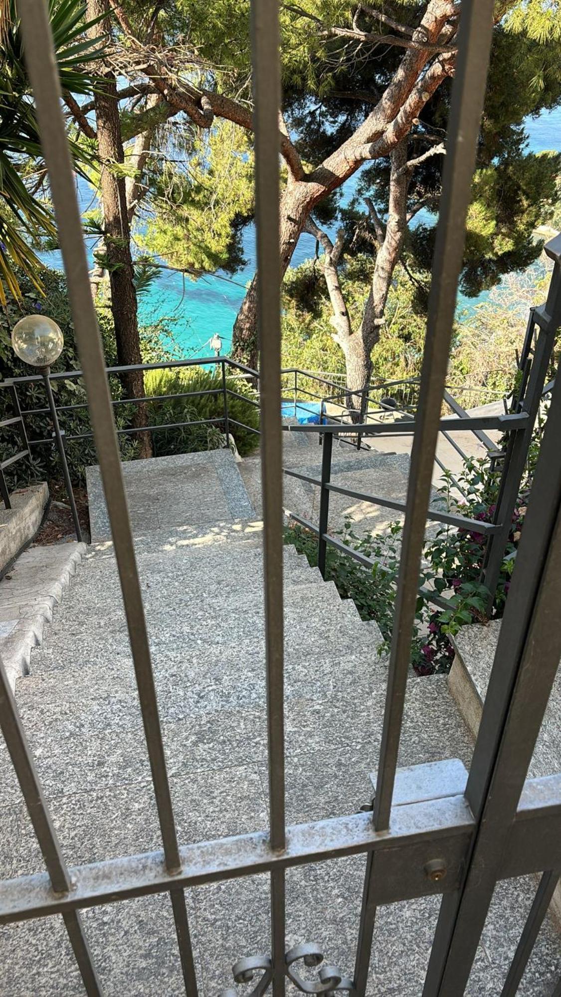 Ferienwohnung Casa Grimaldi - Terrace & Sea View Ventimiglia Exterior foto