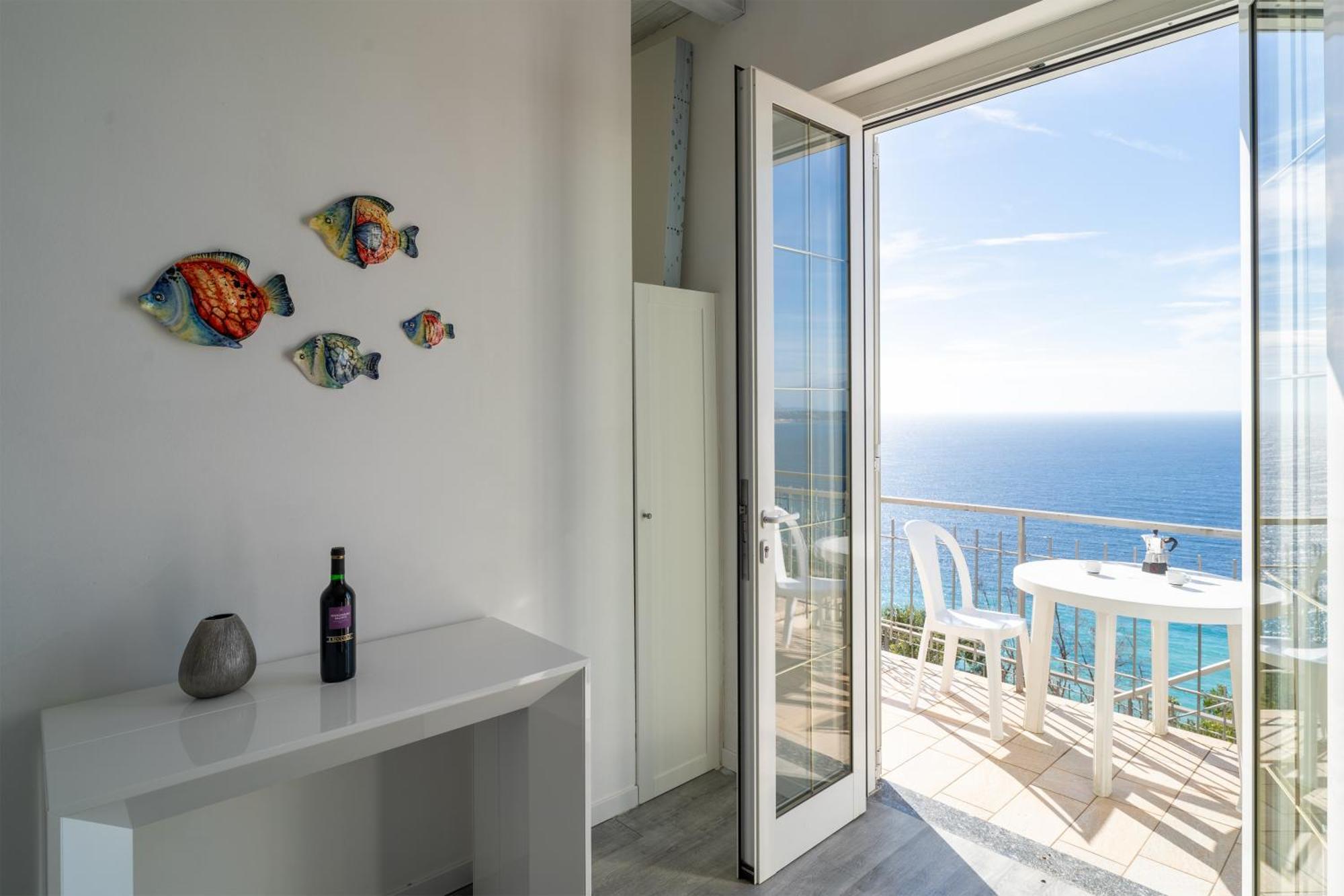 Ferienwohnung Casa Grimaldi - Terrace & Sea View Ventimiglia Exterior foto