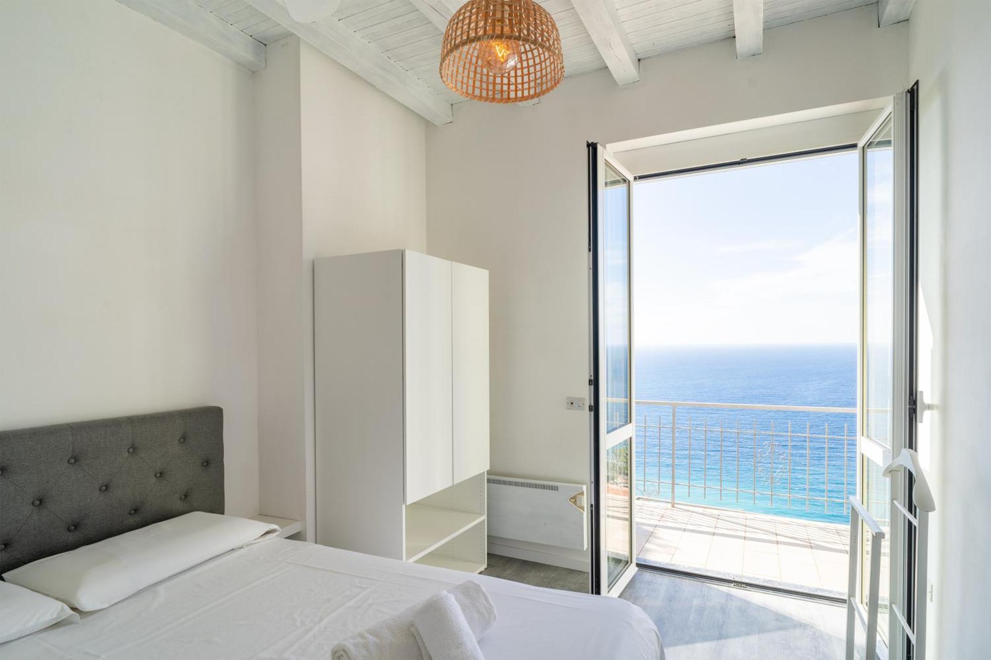Ferienwohnung Casa Grimaldi - Terrace & Sea View Ventimiglia Exterior foto