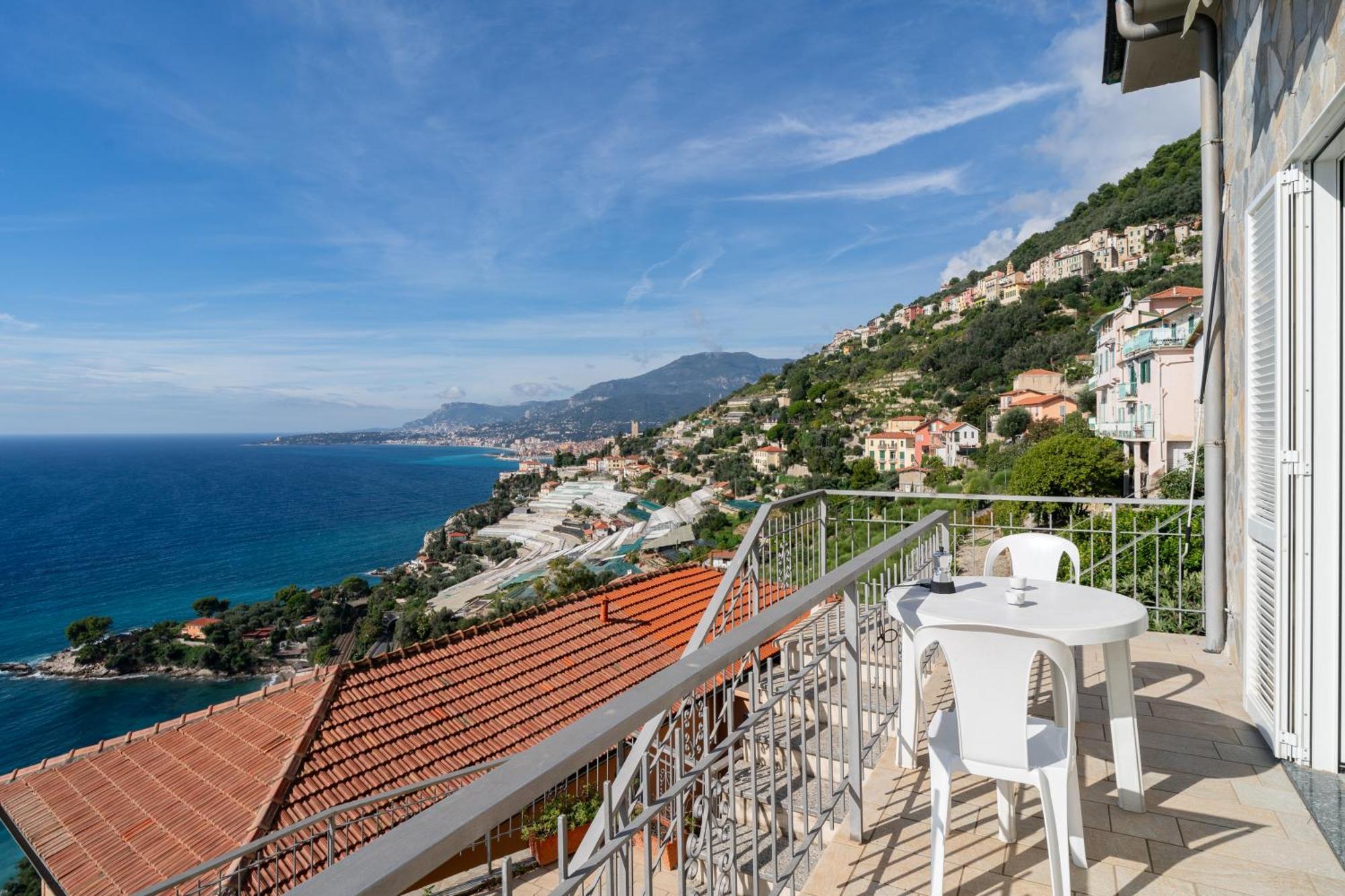 Ferienwohnung Casa Grimaldi - Terrace & Sea View Ventimiglia Exterior foto