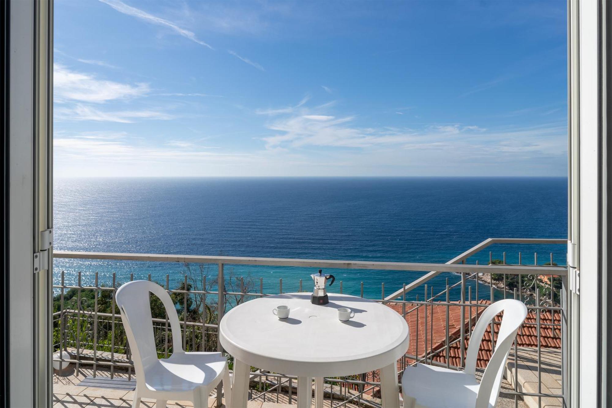 Ferienwohnung Casa Grimaldi - Terrace & Sea View Ventimiglia Exterior foto
