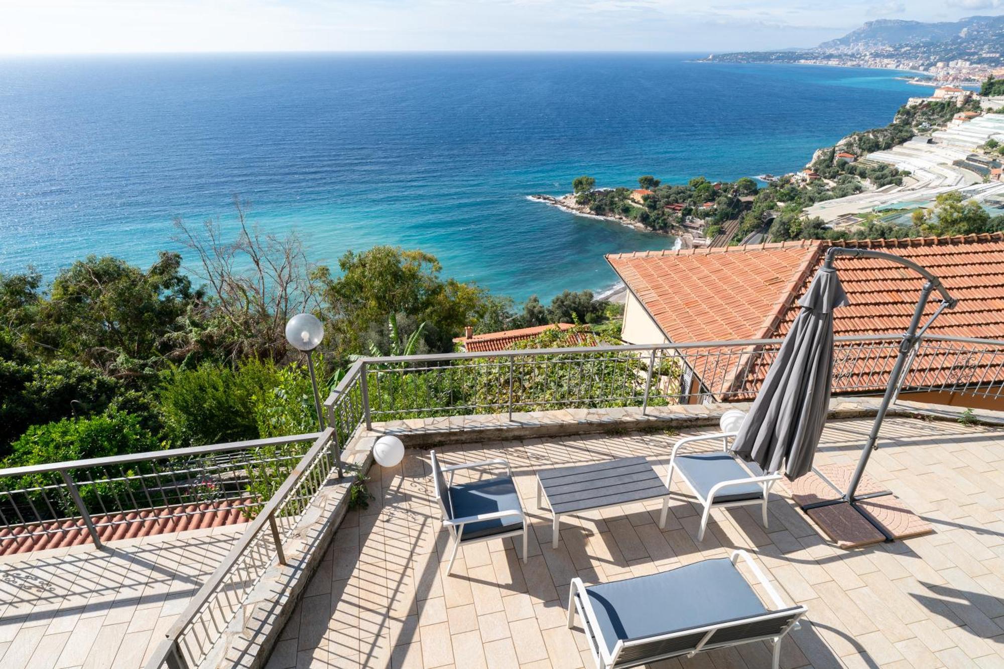 Ferienwohnung Casa Grimaldi - Terrace & Sea View Ventimiglia Exterior foto